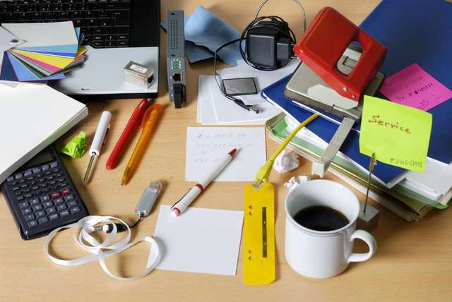 6 hal yang tidak diperlukan di meja kantormu display